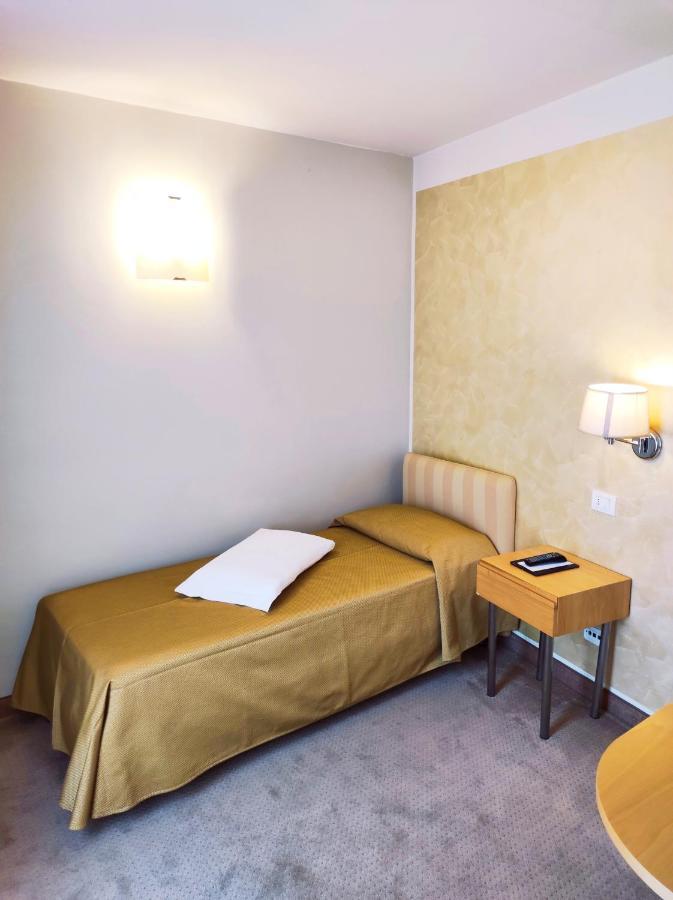 Hotel Dependance Silvestro Garda  Exterior foto