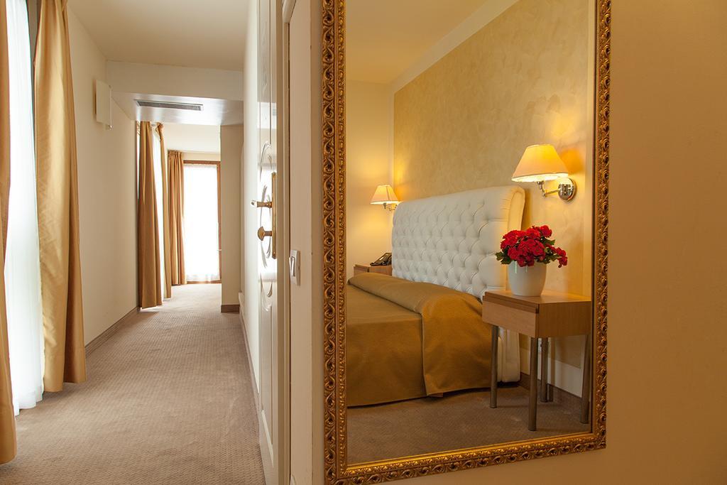Hotel Dependance Silvestro Garda  Quarto foto